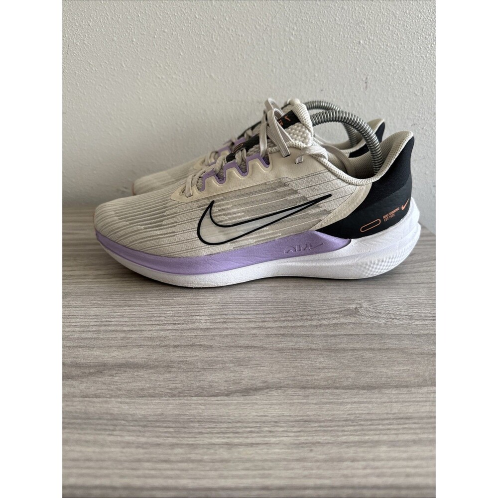 Nike Women’s Air Winflo 9 ‘Light Orewood Brown’ DD8686-103 Shoes Women’s Size 9‎